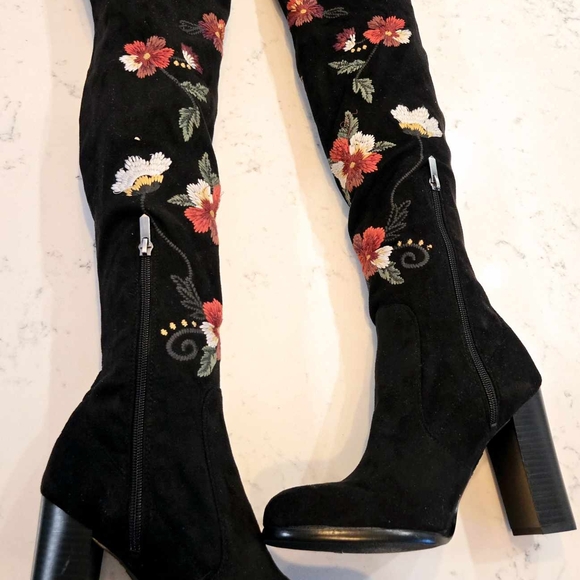 Sam Edelman Vena Women’s  Floral Embroidered Stretch Suede High Boots New - Picture 4 of 16